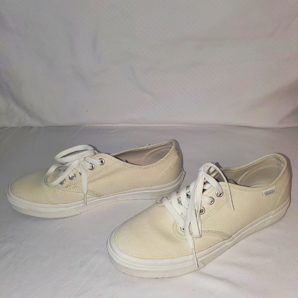 Vans - Picture 2 of 4